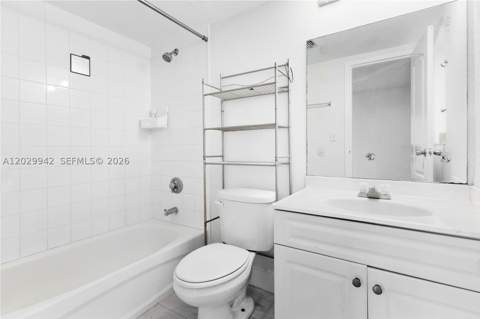 5201 Geneva Way 211, Doral FL - photo 23 of 34