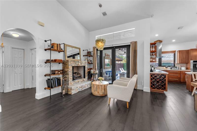 4 bedroom SingleFamilyResidence at 15341 SW 114th Ter, Revised Plat Of Hammocks, Miami — photo 5