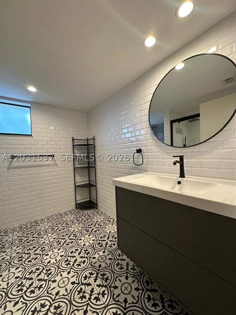 601 Ives Dairy Rd 401-8, Miami FL - photo 17 of 63