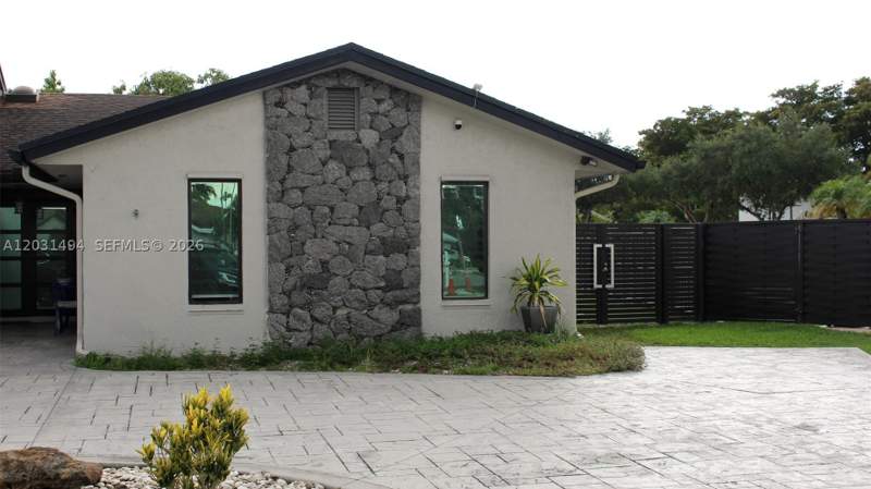4 bedroom SingleFamilyResidence at 14680 SW 107th Ter, Ramas Of Kendall, Miami — photo 3
