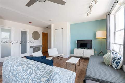 420 15th St 307, Miami Beach FL - photo 11 of 25