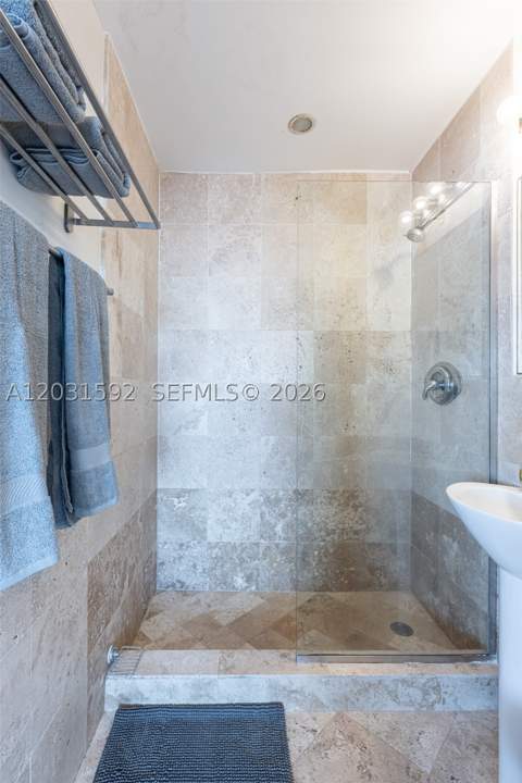 420 15th St 307, Miami Beach FL - photo 20 of 25