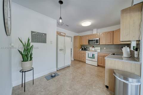 10600 SW 80th Ct, Miami FL - photo 9 of 34