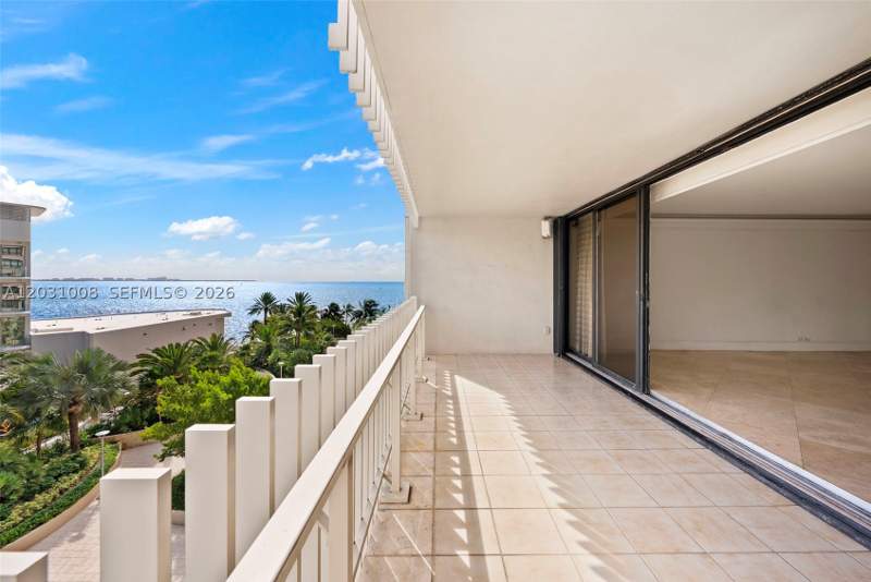 3 bedroom Condominium at 3 Grove Isle Dr C605, Grove Isle Condo, Miami — photo 2
