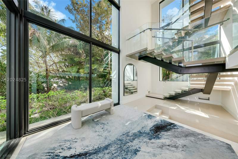 5 bedroom SingleFamilyResidence at 420 N Hibiscus Dr, Hibiscus Island, Miami Beach — photo 3