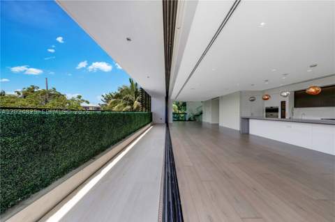 420 N Hibiscus Dr, Miami Beach FL - photo 6 of 37