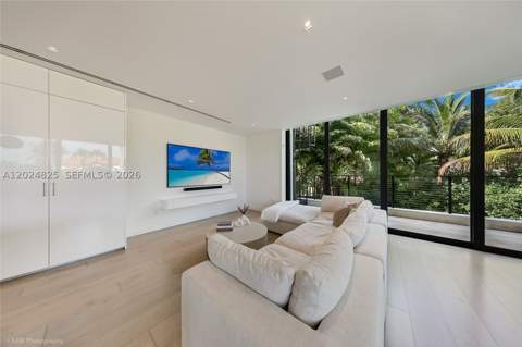 420 N Hibiscus Dr, Miami Beach FL - photo 8 of 37