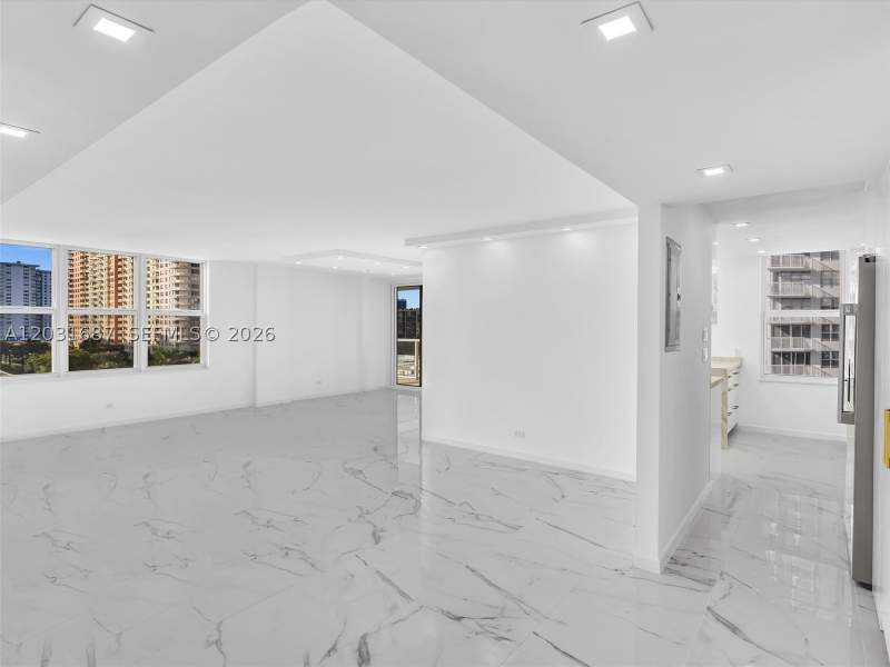 2 bedroom Condominium at 230 174th St 712, Winston Tower 300 Condo, Sunny Isles Beach — photo 5