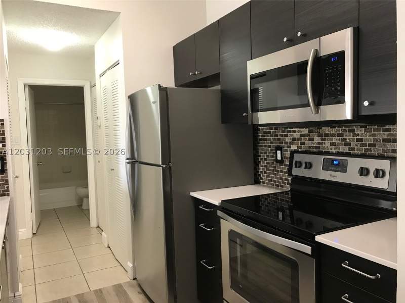 2 bedroom Condominium at 15780 SW 106th Ter 306, Royal Palm Place, Miami — photo 2