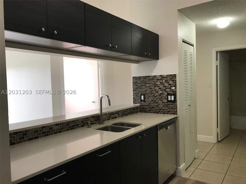 2 bedroom Condominium at 15780 SW 106th Ter 306, Royal Palm Place, Miami — photo 3