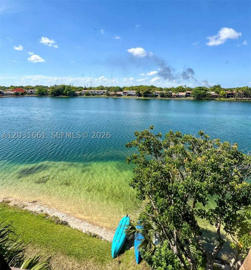 2 bedroom Condominium at 671 NE 195th St 425-E, Cedar Glenn Condo Apts Ea, Miami — photo 2