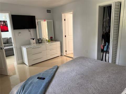 10030 SW 213th Ter, Cutler Bay FL - photo 11 of 28