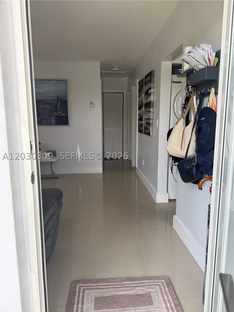 3 bedroom SingleFamilyResidence at 10030 SW 213th Ter, Cutler Ridge Sec 7, Cutler Bay — photo 2