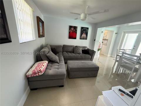 10030 SW 213th Ter, Cutler Bay FL - photo 9 of 28