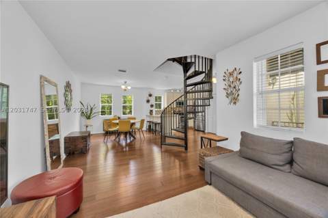 2850 Coconut Ave 15, Miami FL - photo 10 of 32