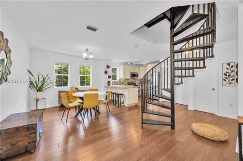 2850 Coconut Ave 15, Miami FL - photo 11 of 32