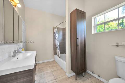 2850 Coconut Ave 15, Miami FL - photo 22 of 32