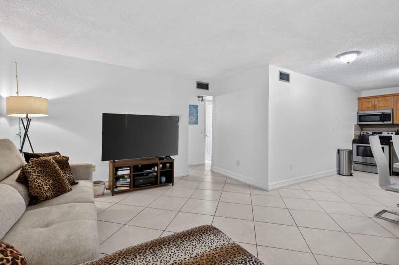 2 bedroom Condominium at 1801 S Treasure Drive 415, North Bay Villas Condo, North Bay Village — photo 5