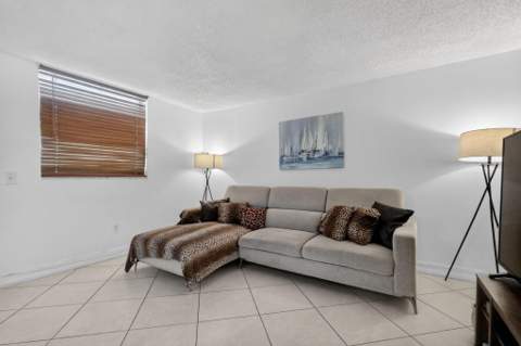 1801 S Treasure Drive 415, North Bay Village FL - photo 7 of 31