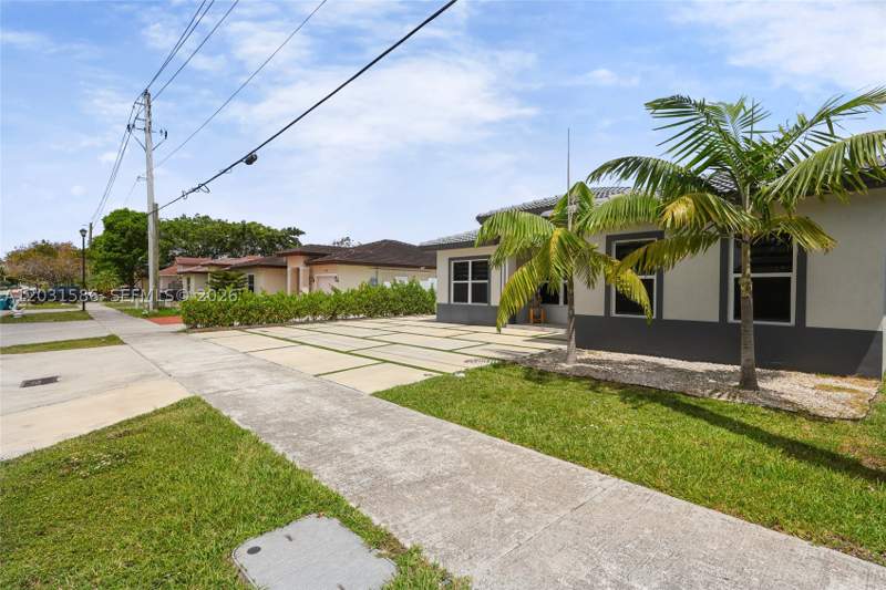 3 bedroom SingleFamilyResidence at 13063 SW 256th St, Vessel, Homestead — photo 2