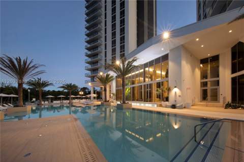 16385 Biscayne Blvd 1615, North Miami Beach FL - photo 23 of 32