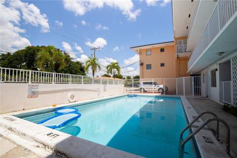 1014 Salzedo St 101, Coral Gables FL - photo 9 of 11
