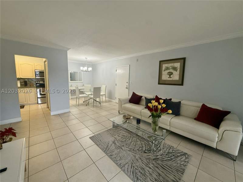 1 bedroom Condominium at 10413 N Kendall Dr B208, Nob Hill West Condo, Miami — photo 3