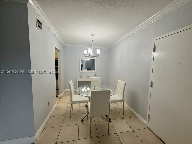 1 bedroom Condominium at 10413 N Kendall Dr B208, Nob Hill West Condo, Miami — photo 4