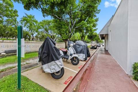 3101 N Country Club Dr 209, Aventura FL - photo 22 of 33