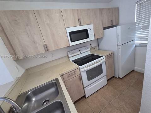 7989 NW 8th St 108D, Miami FL - photo 6 of 12