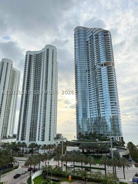 100 Bayview Dr 912, Sunny Isles Beach FL - photo 15 of 24