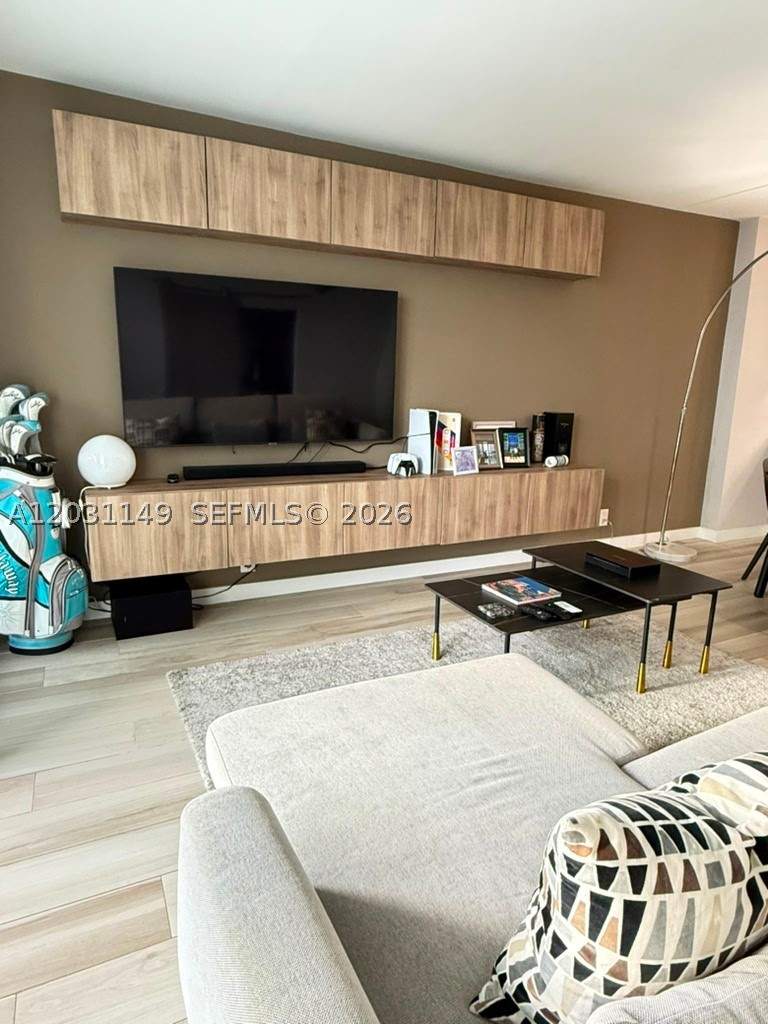 1 bedroom Condominium at 100 Bayview Dr 912, Arlen House East Condo, Sunny Isles Beach — photo 2