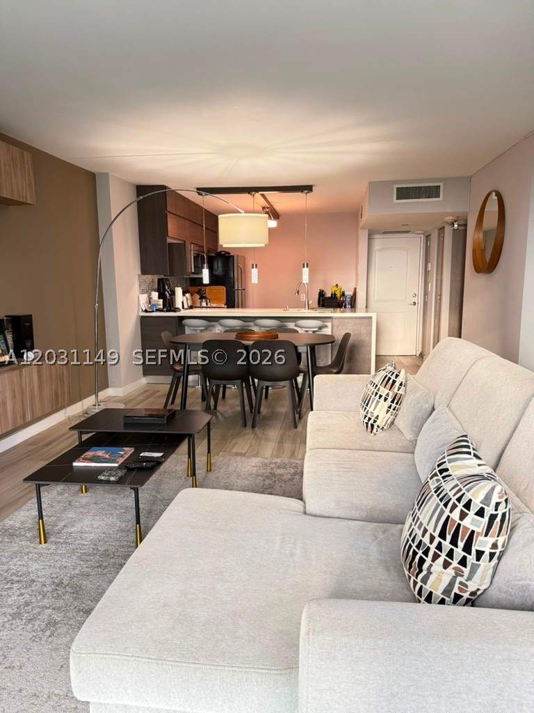 1 bedroom Condominium at 100 Bayview Dr 912, Arlen House East Condo, Sunny Isles Beach — photo 4