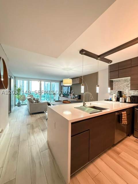 100 Bayview Dr 912, Sunny Isles Beach FL - photo 8 of 24