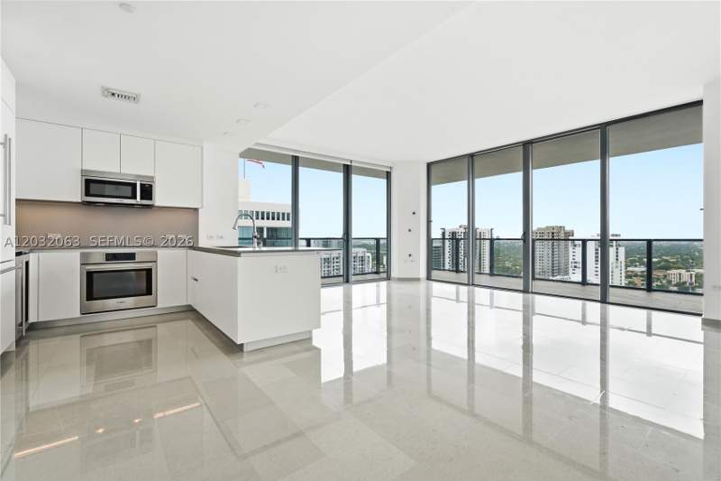 3 bedroom Condominium at 88 SW 7th St 2302, Rise Condo, Miami — photo 2