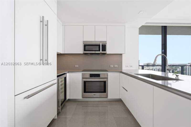 3 bedroom Condominium at 88 SW 7th St 2302, Rise Condo, Miami — photo 5