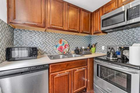 1150 Euclid Ave 101, Miami Beach FL - photo 6 of 23