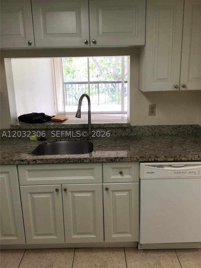 2 bedroom Condominium at 10975 SW 107th St 302, The Gardens Of Kendall Co, Miami — photo 4