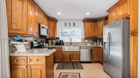 8532 SW 211th Ter, Cutler Bay FL - photo 16 of 44