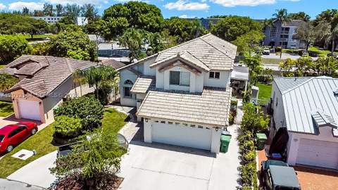 8532 SW 211th Ter, Cutler Bay FL - photo 7 of 44