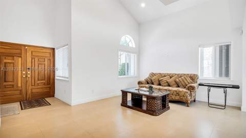 8532 SW 211th Ter, Cutler Bay FL - photo 8 of 44
