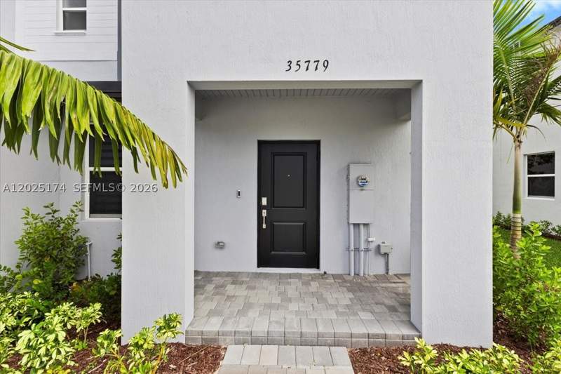3 bedroom Townhouse at 35779 SW 178th Ct, Antillia, Miami — photo 2