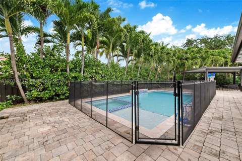 4147 NE 30th St, Homestead FL - photo 11 of 23