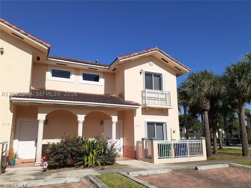 2 bedroom Townhouse at 17866 NW 74th Ct, Tuscan Lake Villas, Hialeah — photo 2