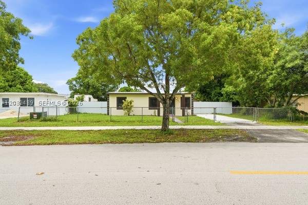 3 bedroom SingleFamilyResidence at 2520 NW 160th St, Bunche Park, Miami Gardens — photo 4