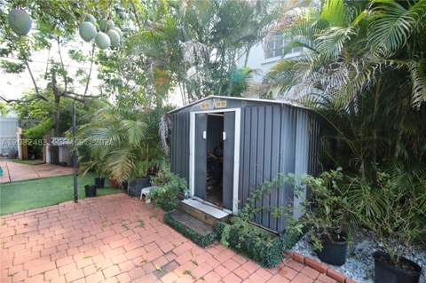 359 E 12th St, Hialeah FL - photo 12 of 63
