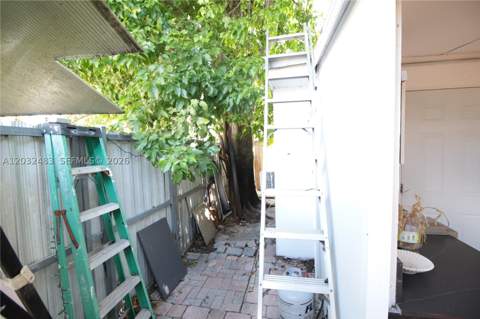 359 E 12th St, Hialeah FL - photo 17 of 63