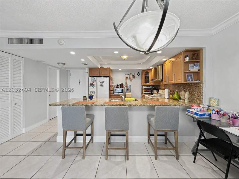 1 bedroom Condominium at 5701 Collins Ave 1711, Arlen Beach Condo, Miami Beach — photo 2