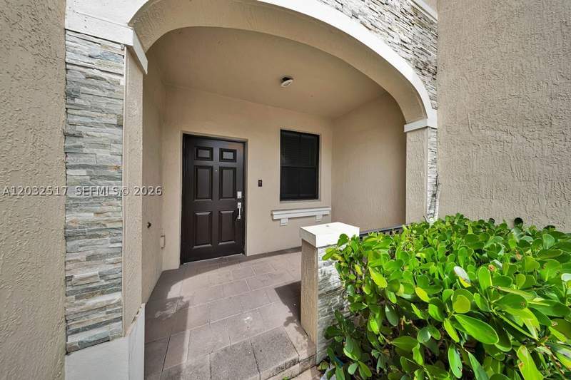 3 bedroom Townhouse at 23130 SW 127th Ct, D & B Subdivision, Miami — photo 2