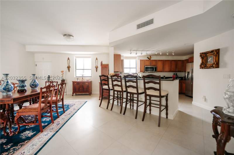 2 bedroom Condominium at 8390 SW 72nd Ave 707, Colonnade At Dadeland SE, Miami — photo 3